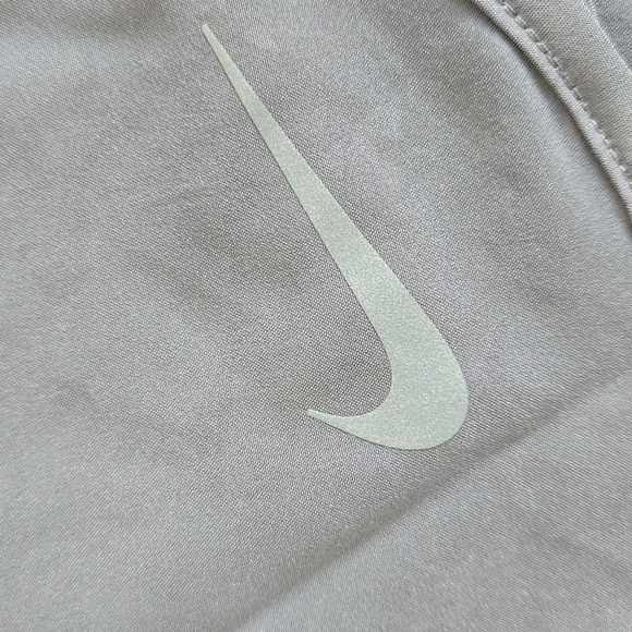 Nike Women’s L Gray Running Shorts EUC Lined Drawstring ZipPocket Active Dri-Fit - Picture 2 of 8